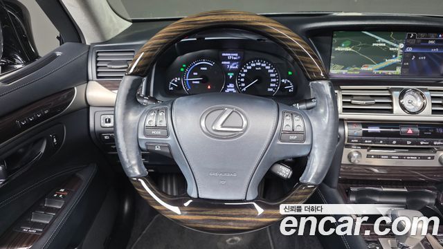 Lexus LS600hL 5-Seats Ottoman XF40 2014 — фото 13