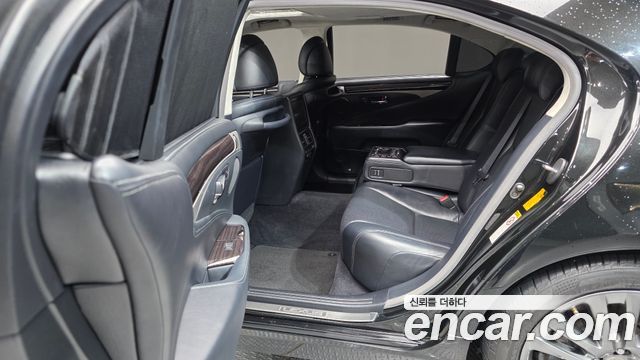 Lexus LS600hL 5-Seats Ottoman XF40 2014 — фото 16