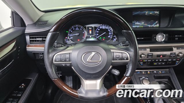 Lexus ES350 Executive XV60 2016 — фото 13