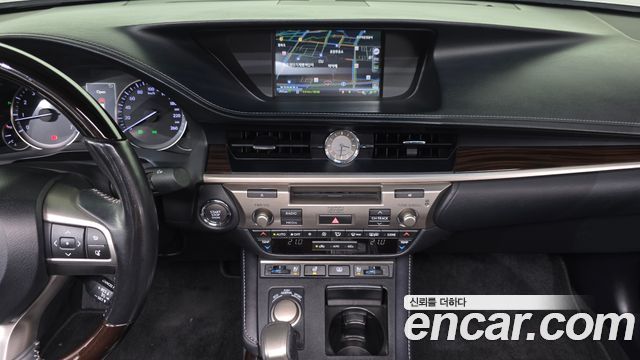 Lexus ES350 Executive XV60 2016 — фото 14