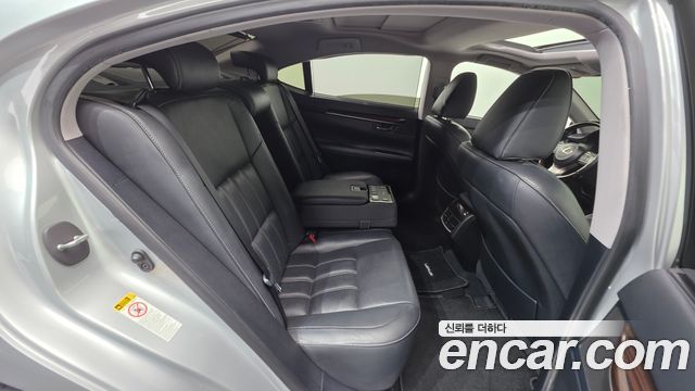 Lexus ES350 Executive XV60 2016 — фото 18