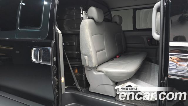Hyundai Grand Starex Van 5-Seater Modern 2021 — фото 11