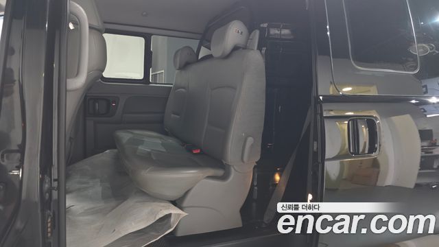 Hyundai Grand Starex Van 5-Seater Modern 2021 — фото 12