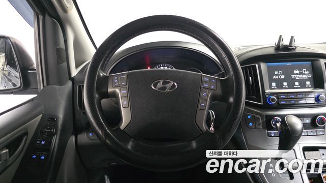 Hyundai Grand Starex Van 5-Seater Modern 2021 — фото 13