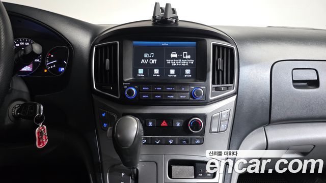 Hyundai Grand Starex Van 5-Seater Modern 2021 — фото 14