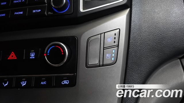 Hyundai Grand Starex Van 5-Seater Modern 2021 — фото 17