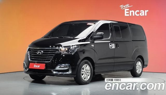 Hyundai Grand Starex Van 5-Seater Modern