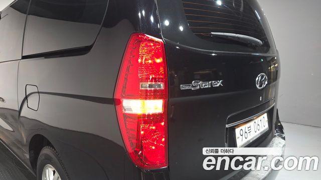 Hyundai Grand Starex Van 5-Seater Modern 2021 — фото 23