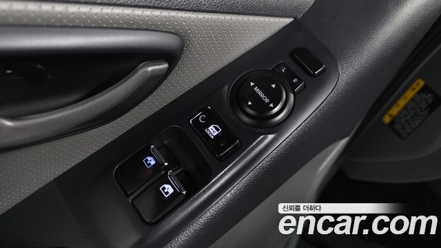 Hyundai Grand Starex Van 5-Seater Modern 2021 — фото 27