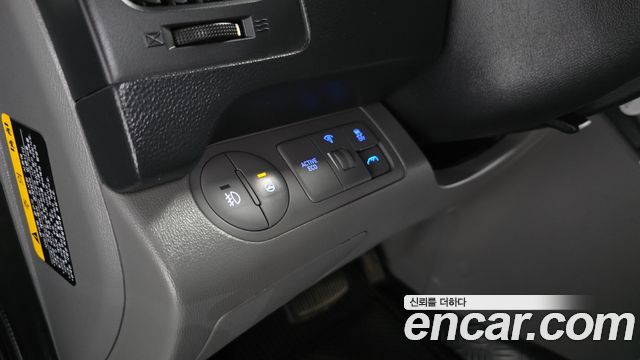 Hyundai Grand Starex Van 5-Seater Modern 2021 — фото 30