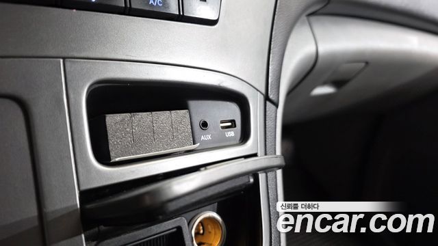 Hyundai Grand Starex Van 5-Seater Modern 2021 — фото 31