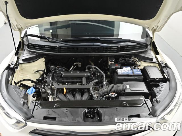 Kia Stonic 1.4 Prestige 2019 — фото 6