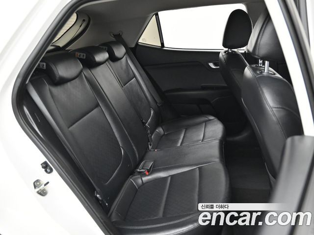 Kia Stonic 1.4 Prestige 2019 — фото 16