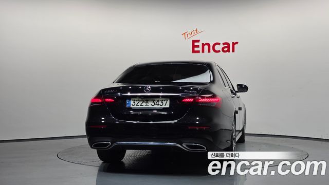 Mercedes-Benz E-Class (W213) E220d 4MATIC AMG Line 2021 — фото 4