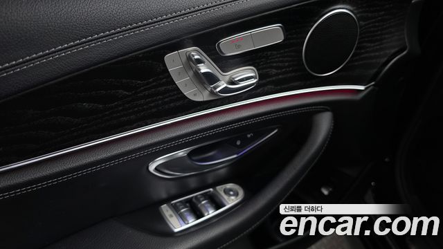 Mercedes-Benz E-Class (W213) E220d 4MATIC AMG Line 2021 — фото 20