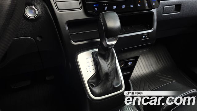 Hyundai Staria HEV 1.6 Tourer 11-Seater Modern 2025 — фото 9
