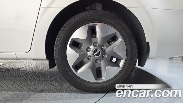 Hyundai Staria HEV 1.6 Tourer 11-Seater Modern 2025 — фото 21