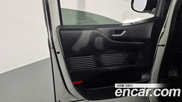 Hyundai Staria HEV 1.6 Tourer 11-Seater Modern 2025 — фото 24