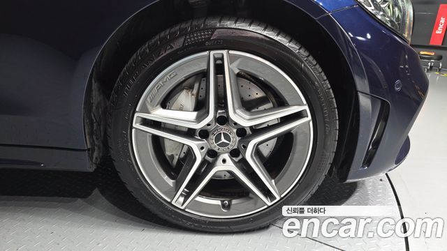 Mercedes-Benz C-Class (W205) C300e 4MATIC AMG Line 2020 — фото 5