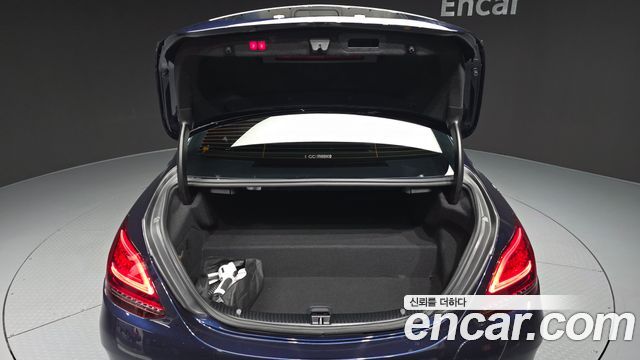 Mercedes-Benz C-Class (W205) C300e 4MATIC AMG Line 2020 — фото 24