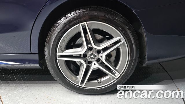 Mercedes-Benz C-Class (W205) C300e 4MATIC AMG Line 2020 — фото 27