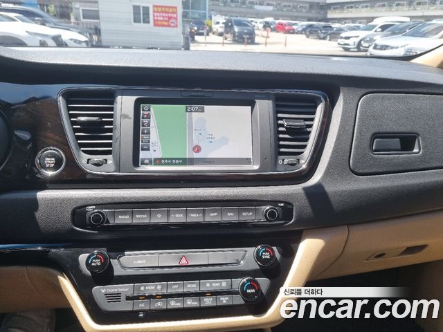 Kia Carnival Gasoline 9-Seater Noblesse Special 2020 — фото 17