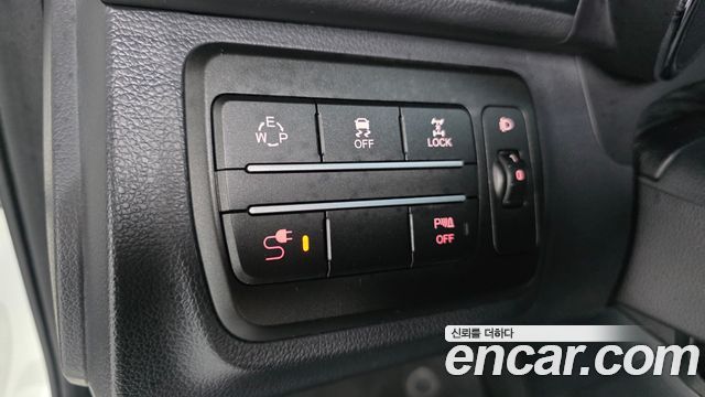KG Mobility (SsangYong) Tivoli Air Diesel RX 4WD 2016 — фото 11