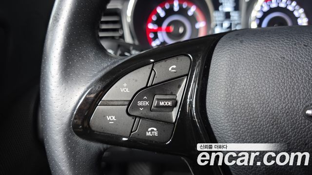 KG Mobility (SsangYong) Tivoli Air Diesel RX 4WD 2016 — фото 13