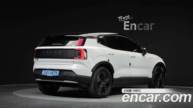 Volvo EX30 Cross Country Performance Ultra 2026 — фото 2