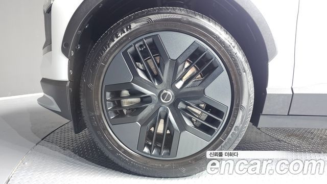 Volvo EX30 Cross Country Performance Ultra 2026 — фото 5
