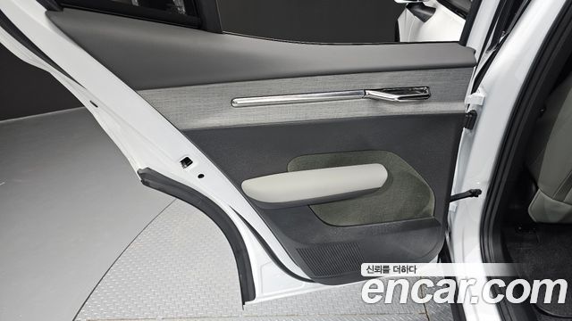 Volvo EX30 Cross Country Performance Ultra 2026 — фото 31