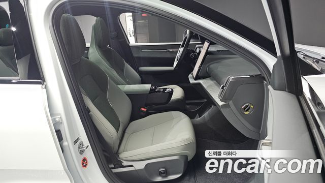 Volvo EX30 Cross Country Performance Ultra 2026 — фото 32