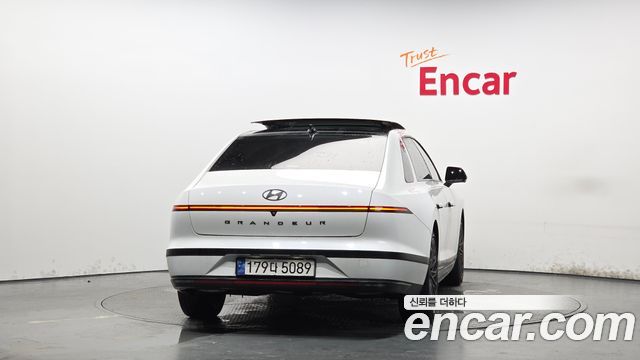 Hyundai Grandeur (GN7) 2,5 Gasoline 2WD Calligraphy 2025 — фото 4
