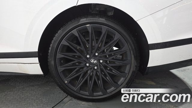 Hyundai Grandeur (GN7) 2,5 Gasoline 2WD Calligraphy 2025 — фото 27