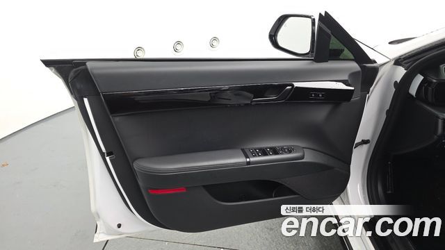 Hyundai Grandeur (GN7) 2,5 Gasoline 2WD Calligraphy 2025 — фото 30