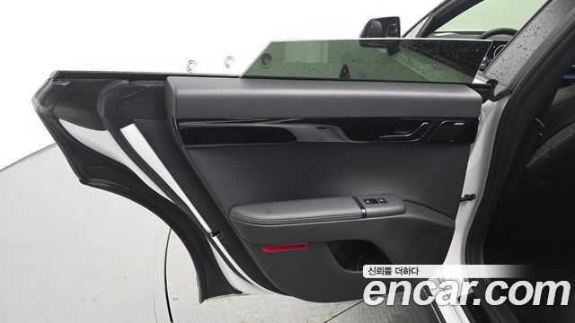 Hyundai Grandeur (GN7) 2,5 Gasoline 2WD Calligraphy 2025 — фото 31