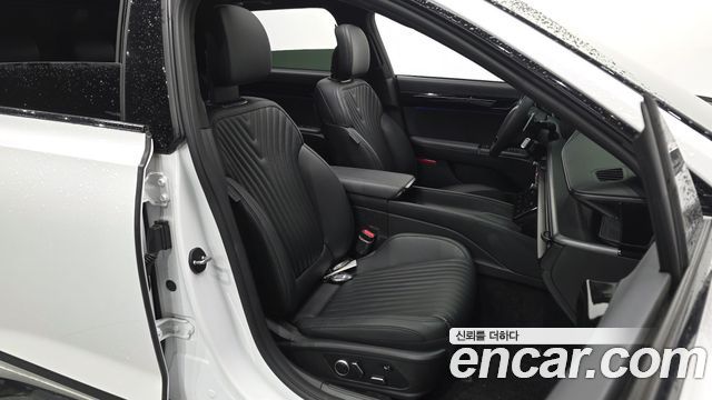 Hyundai Grandeur (GN7) 2,5 Gasoline 2WD Calligraphy 2025 — фото 32