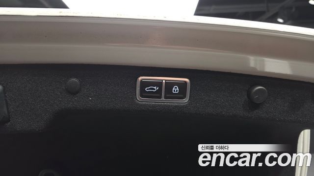 Hyundai Grandeur (GN7) 2,5 Gasoline 2WD Calligraphy 2025 — фото 39
