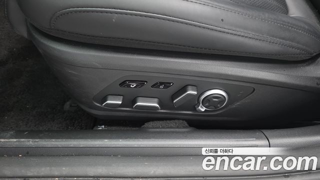 Hyundai Grandeur (GN7) 2,5 Gasoline 2WD Calligraphy 2025 — фото 43