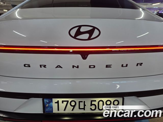 Hyundai Grandeur (GN7) 2,5 Gasoline 2WD Calligraphy 2025 — фото 51