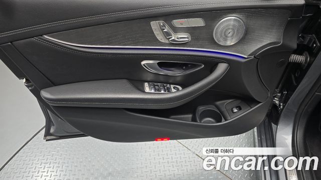 Mercedes-Benz E-Class (W213) E350 4MATIC AMG Line 2021 — фото 30