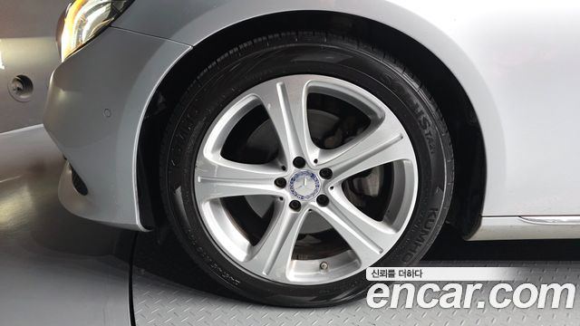 Mercedes-Benz E-Class (W213) E200 Avantgarde 2017 — фото 5