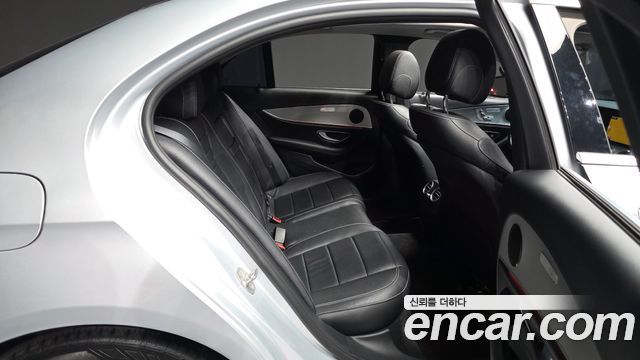Mercedes-Benz E-Class (W213) E200 Avantgarde 2017 — фото 12