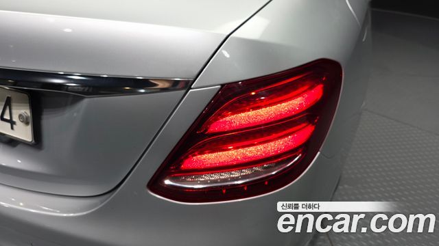 Mercedes-Benz E-Class (W213) E200 Avantgarde 2017 — фото 23