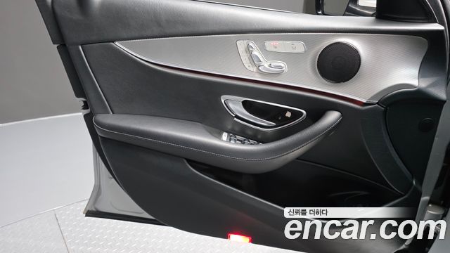 Mercedes-Benz E-Class (W213) E200 Avantgarde 2017 — фото 24