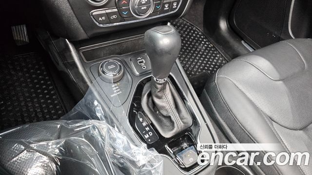 Jeep Cherokee (KL) 2.4 Limited AWD 2021 — фото 9