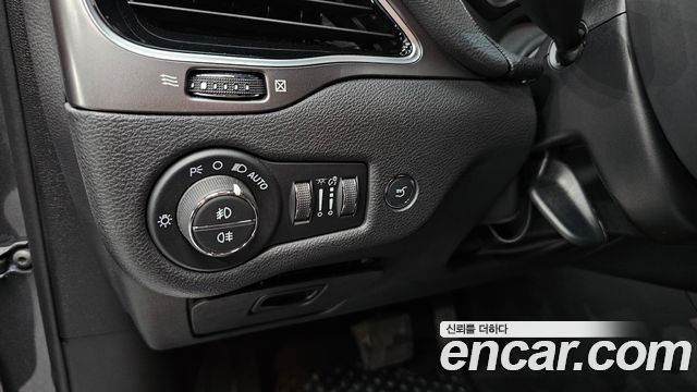 Jeep Cherokee (KL) 2.4 Limited AWD 2021 — фото 16