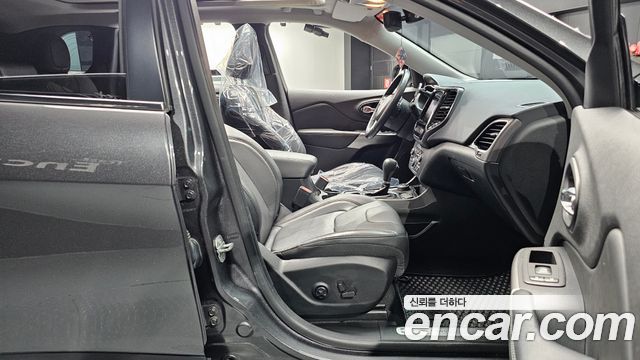 Jeep Cherokee (KL) 2.4 Limited AWD 2021 — фото 26