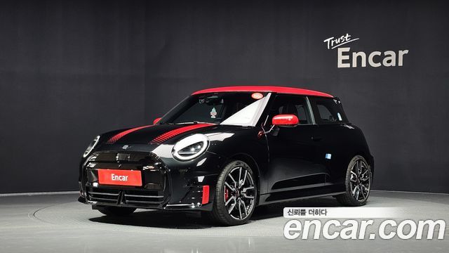 MINI Cooper Electric (IV) JCW 2025 — фото 1