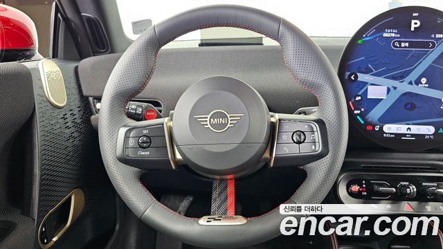 MINI Cooper Electric (IV) JCW 2025 — фото 17